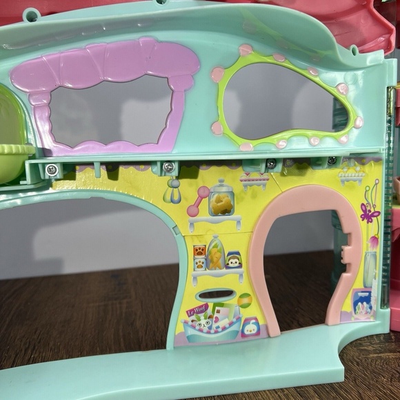 LPS - Biggest Littlest Pet Shop Playset - Foldable House - 2005 - Hasbro - Picture 13 of 15